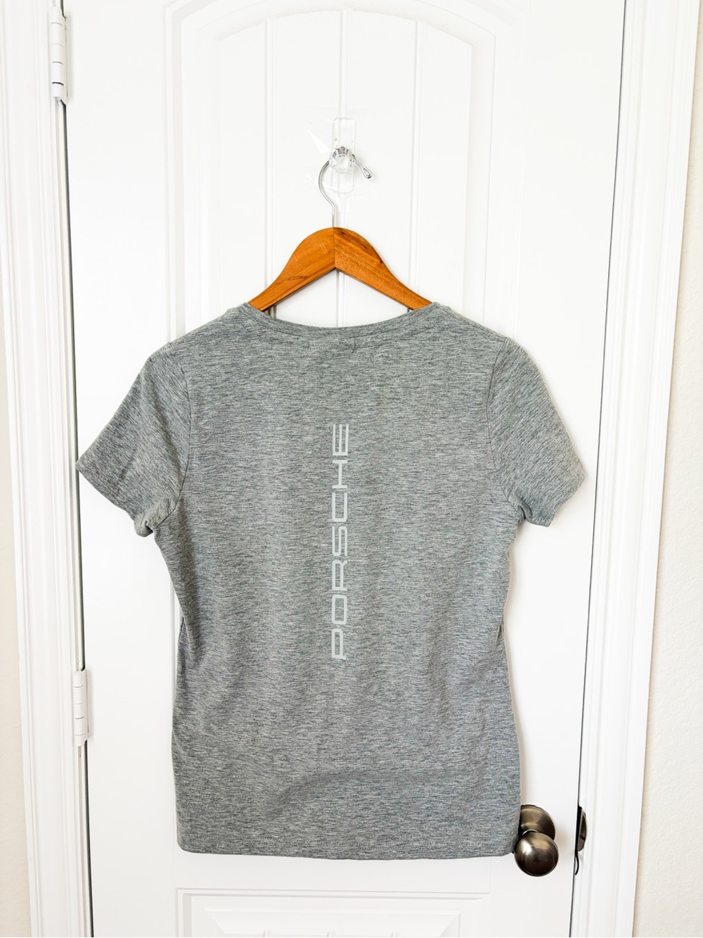 Porsche Motorsport Women’s Gray T-Shirt Short Sleeve Size Small - Picture 2 of 2